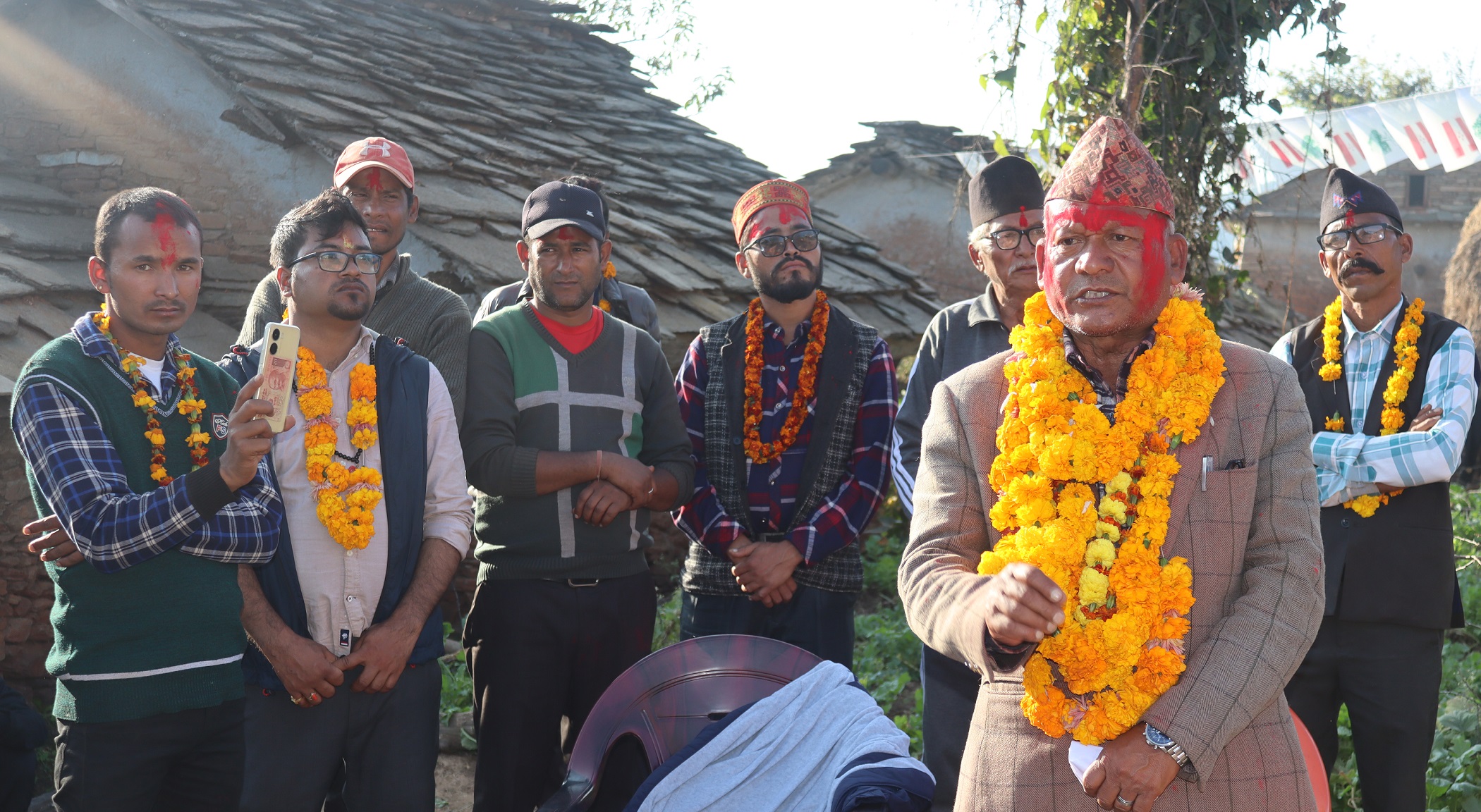 प्रदेश सरकारमा डोटीको महत्वपूर्ण स्थान कायम गराउन मलाई मतदान गर्नुस् : उम्मेदवार सिंह