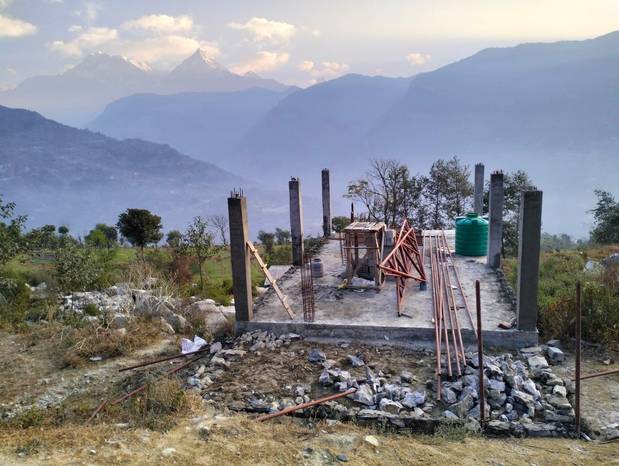 घतान महिला सञ्जालको भवनमा तोडफोड