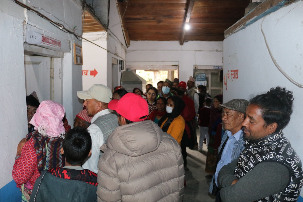 निःशुल्क मोतियोविन्दुको शल्यक्रिया शिविरः पहिलो दिन १६ जनाको शल्यक्रिया