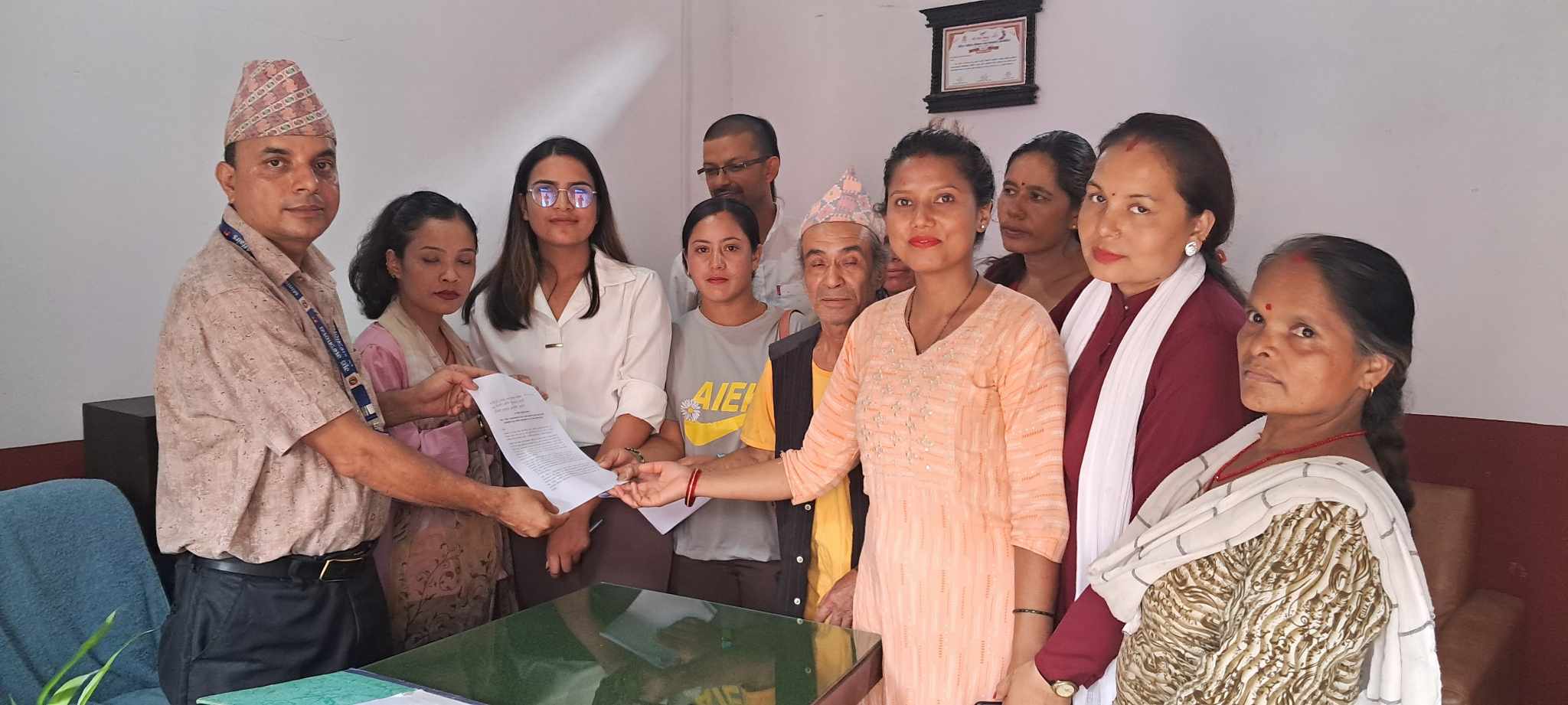 माग पुरा गर्न मानव अधिकार संसदीय समितिलाई द्धन्द पीडीत समुदायको ज्ञापन पत्र