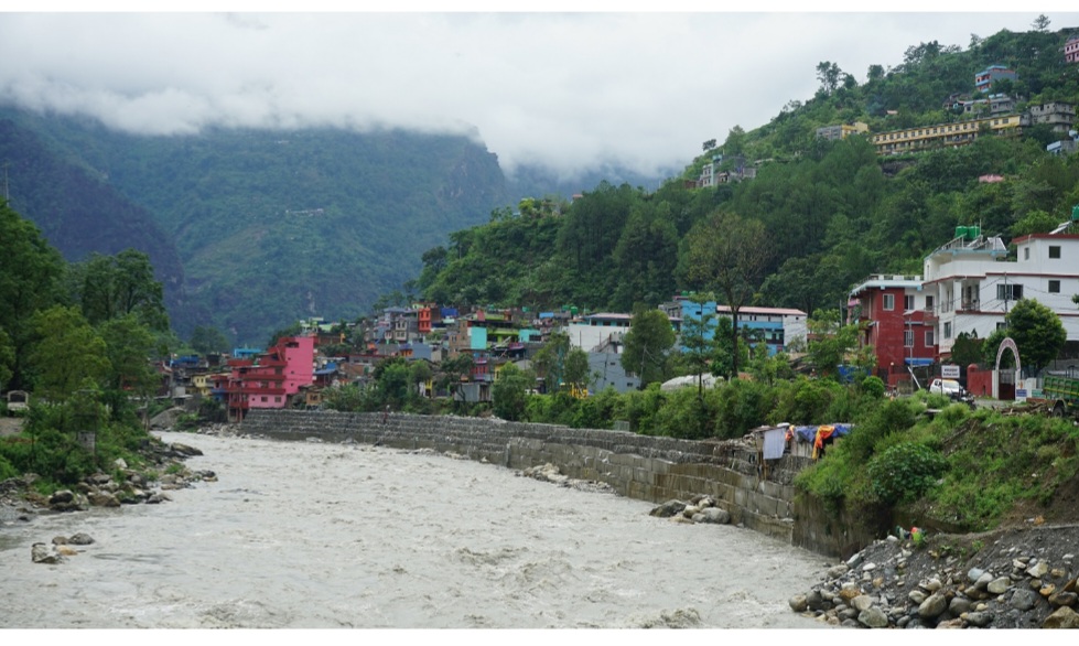 नदीको कटान रोक्न मङ्गलाघाटमा पर्खाल निर्माण
