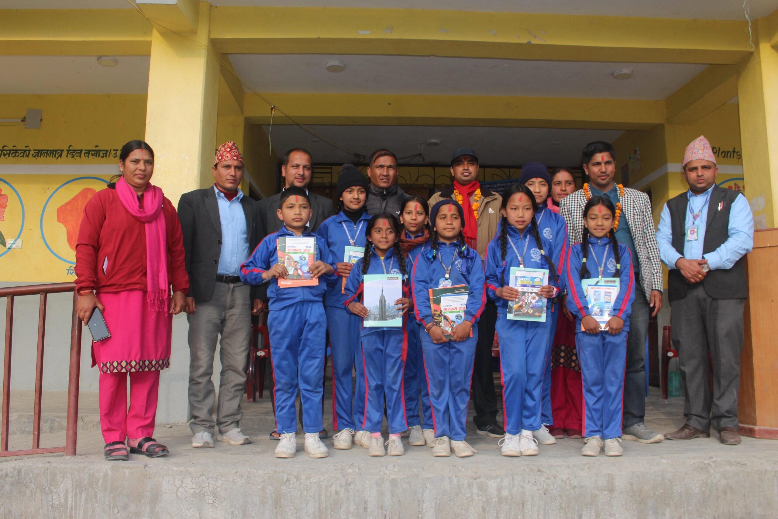 प्रेस सेन्टरको स्थापना दिवसमा दृष्टिविहिन विद्यार्थीहरुलाई शैक्षिक सामाग्री वितरण