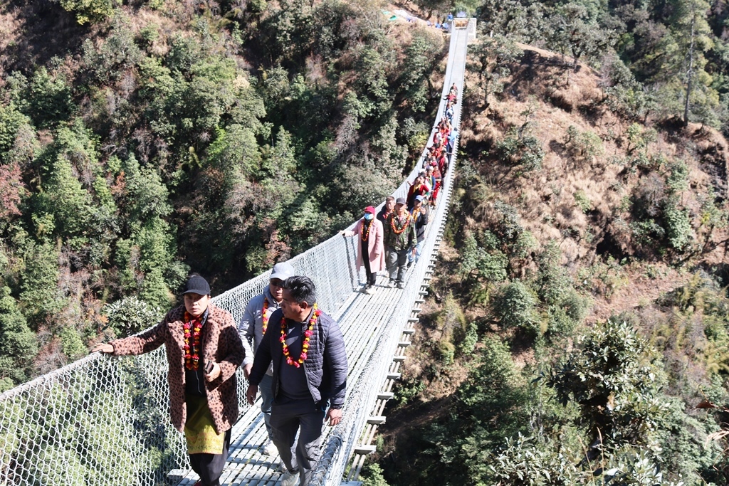 खिबाङको खोलाखर्क झोलुङ्गे पुल निमार्णले यात्रा छोटीयो
