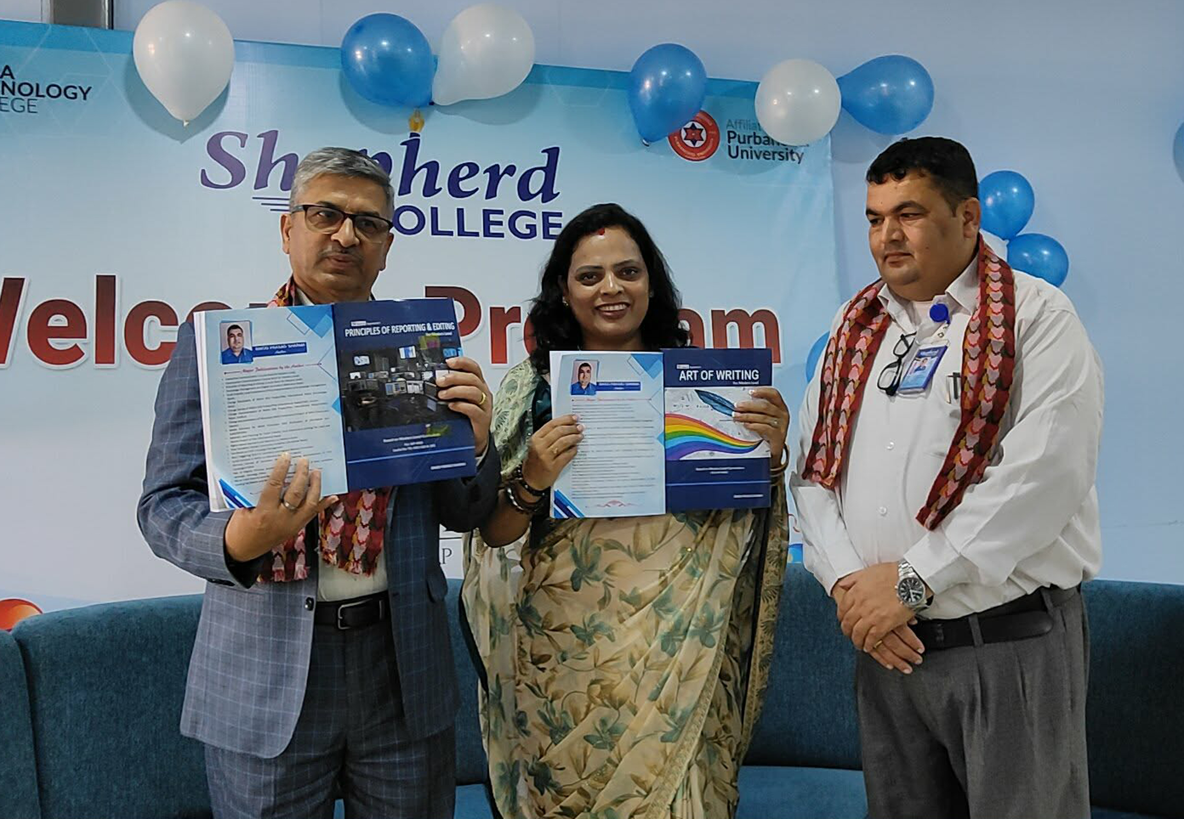 पत्रकार धौलागिरिका पत्रकारिताका दुई पुस्तक सार्वजनिक