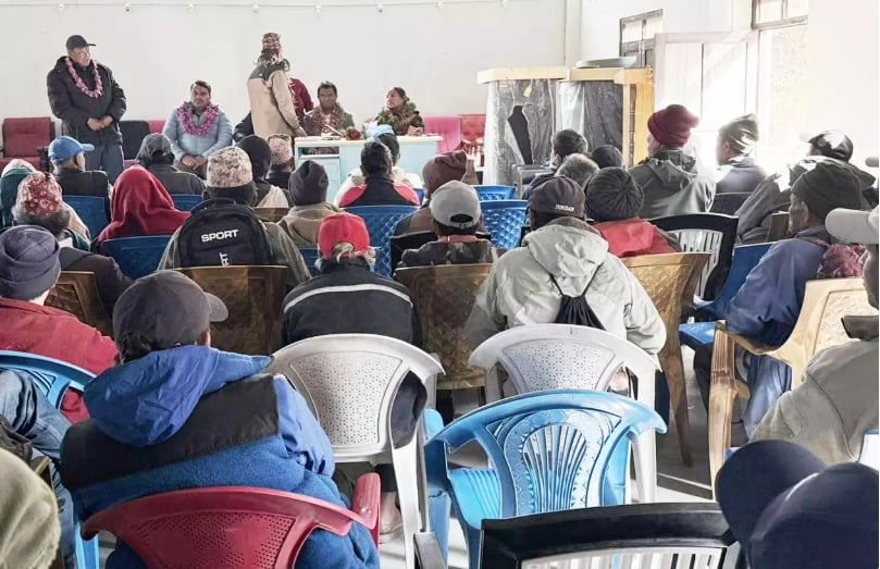 एमाले म्याग्दीको अन्नपूर्णमा घरदैलो र मतदाता भेटघाट