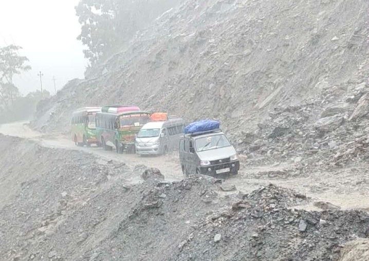 बेनी-जोमसोम सडकखण्ड अवरूद्ध